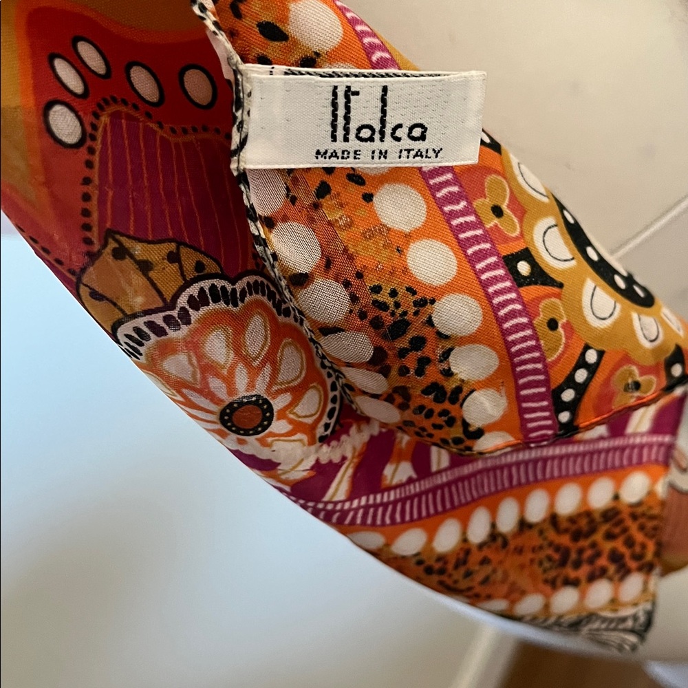 Italca Vibrant Floral Patterned Silk Scarf Made in Italy - Picture 6 of 9